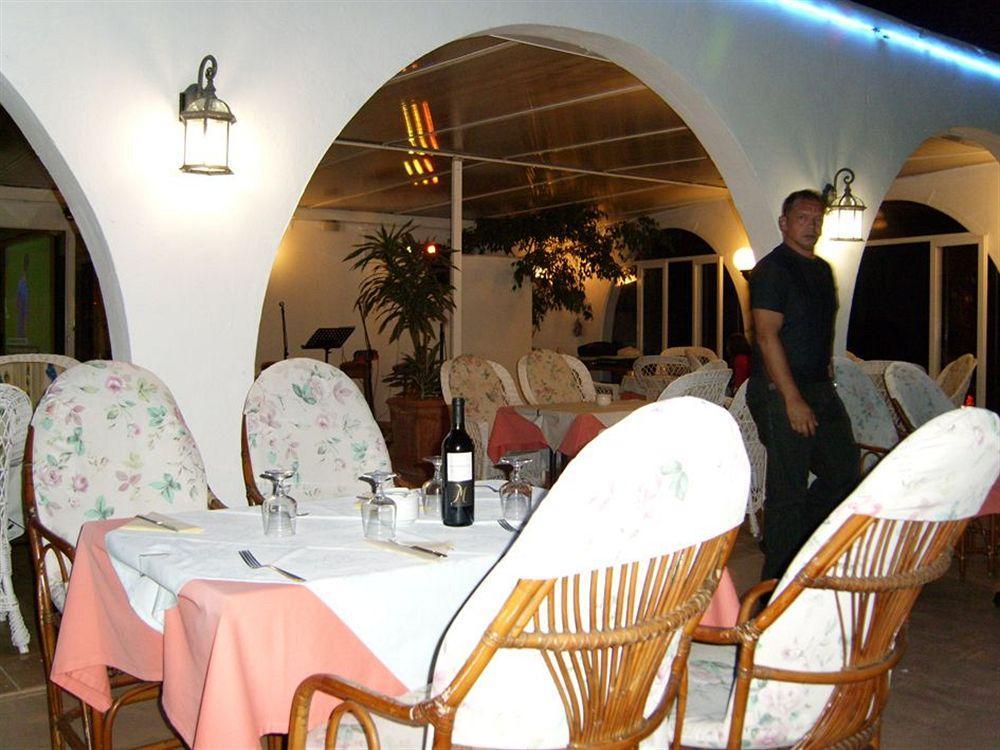 Hostal Talamanca Cala d'Or  Exterior photo