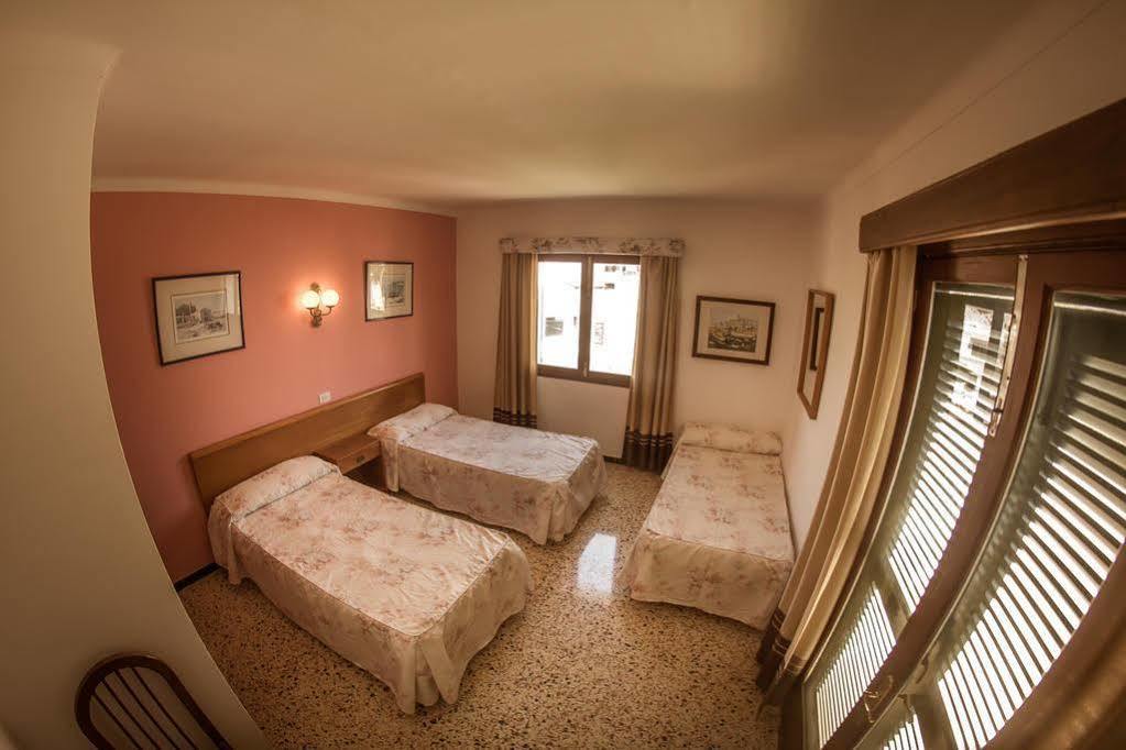 Hostal Talamanca Cala d'Or  Exterior photo