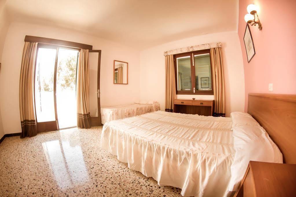 Hostal Talamanca Cala d'Or  Exterior photo